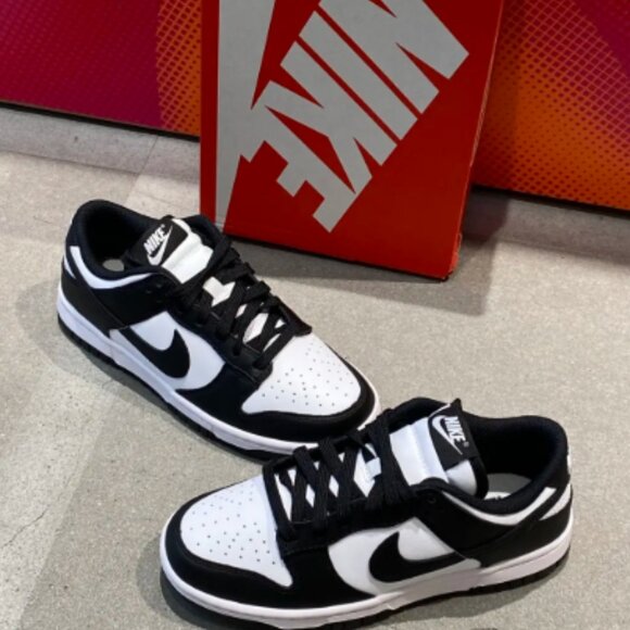 😍😍Nike Dunk Low Shoes - Picture 2 of 3